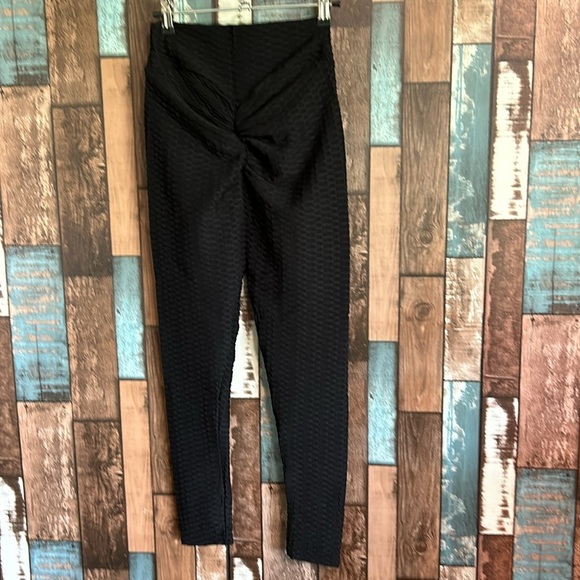 Small black stretchy tick tok leggings - Picture 9 of 11